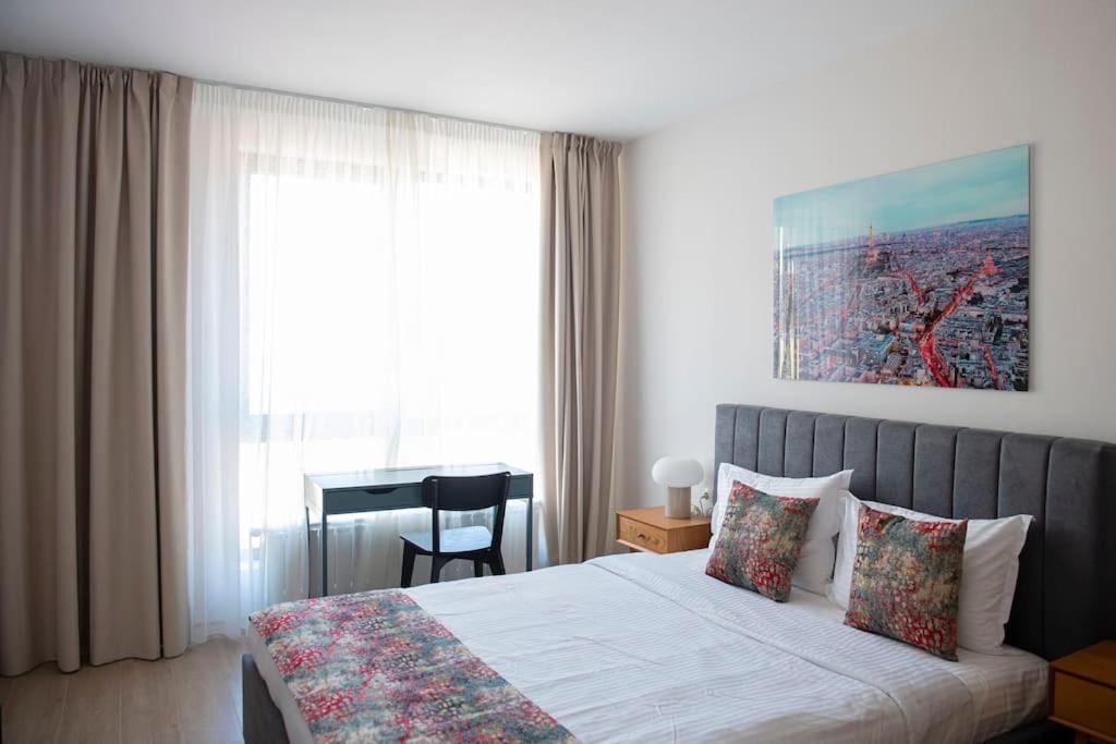 Appartement New York: A Spacious Modern With Parking