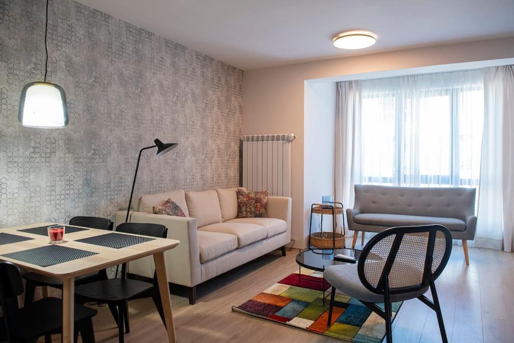 Appartement New York: A Spacious Modern With Parking *